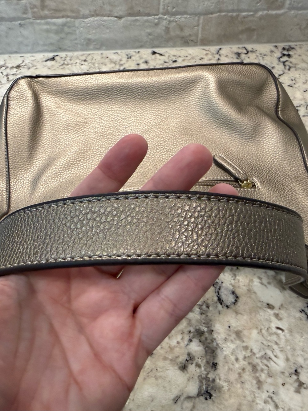 Liz Claiborne EUC Gold Pebbled Leather Shoulder Bag w/Stud Accents - Picture 3 of 7